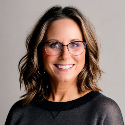 Kim Anderson Headshot